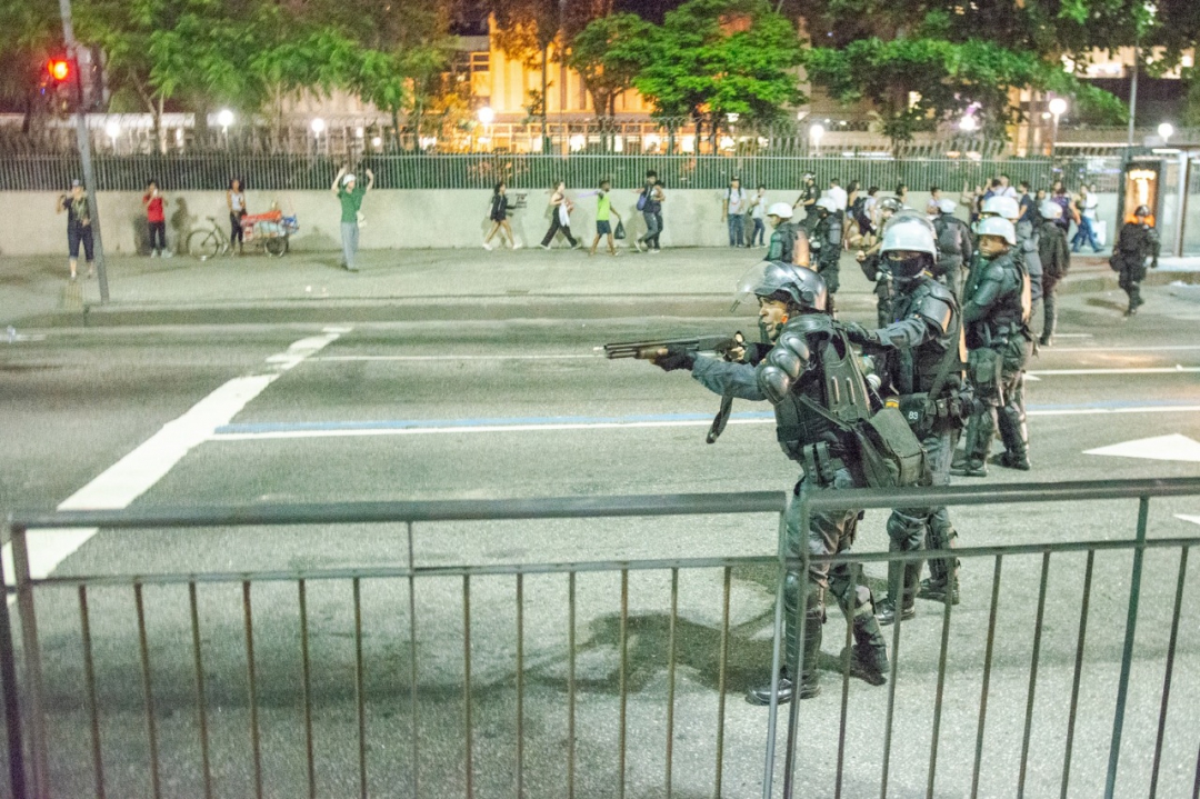 Repressão policial aos manifestantes(Foto: Bruno Kaiuca)