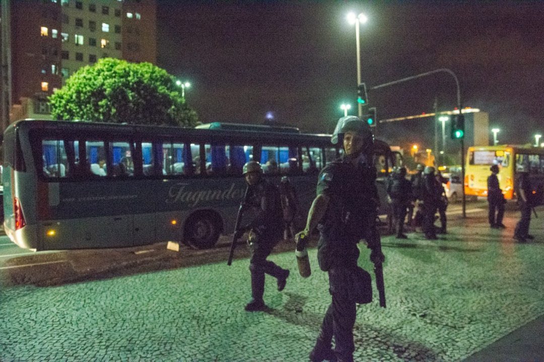 Repressão policial aos manifestantes(Foto: Bruno Kaiuca)