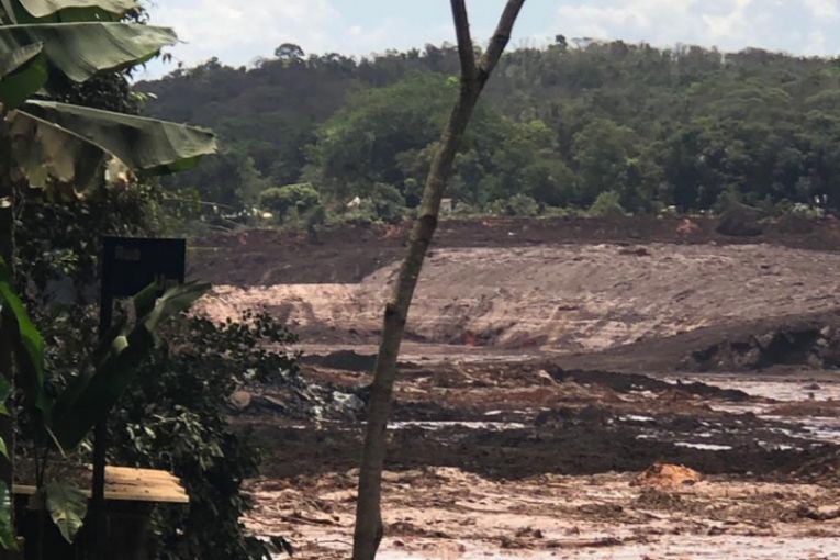 Rompimento da barragem em Brumadinho (Foto: Nairo Alméri)