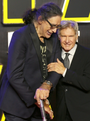 Peter Mayhew, ator de Chewbacca, e Harrison Ford na pré-estreia de filme "Star Wars" em Londres Macaque in the trees