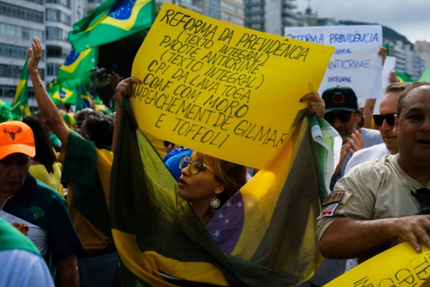 Manifestação pró-governo Bolsonaro, em Copacabana (Foto: Roberto Herrera)