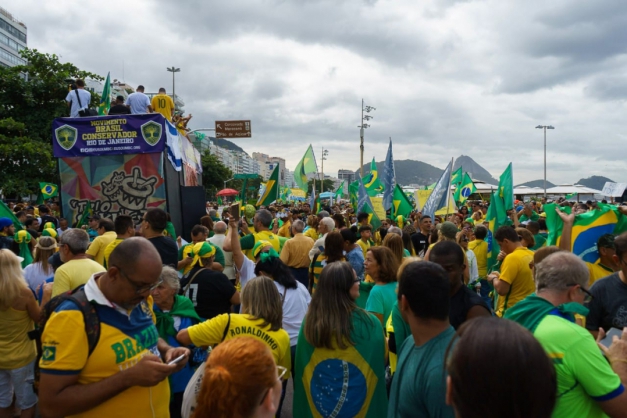 Manifestação pró-governo Bolsonaro, em Copacabana (Foto: Roberto Herrera)