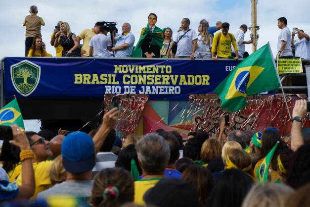 Manifestação pró-governo Bolsonaro, em Copacabana (Foto: Roberto Herrera)