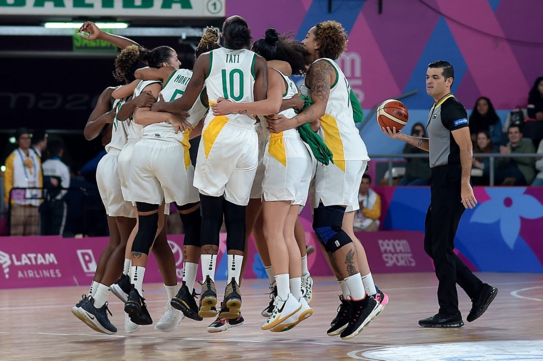 Brasil vence os EUA e conquista ouro no basquete feminino ...