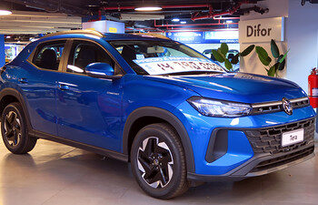 Fábrica da Volkswagen produz um carro por minuto no Brasil e fatura 100 mil por ano