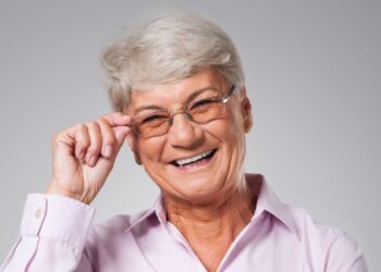 INSS adianta pagamento e vai fazer depósito extra aos aposentados