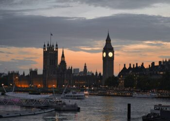 Venda de cigarros está oficialmente proibida sob pena criminal em cidade de país da Europa