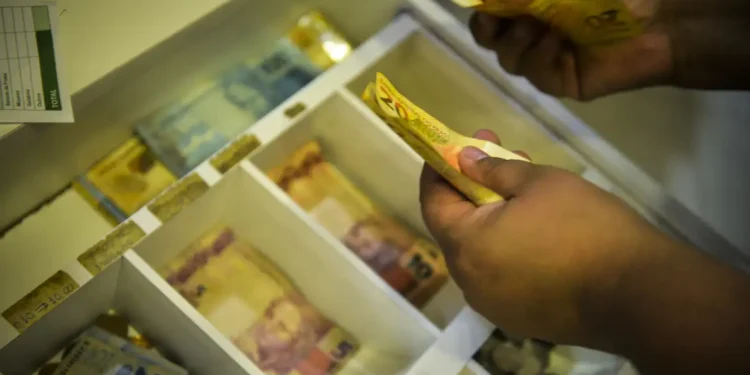 Novo saque do FGTS para quitar dívidas: detalhes foram revelados