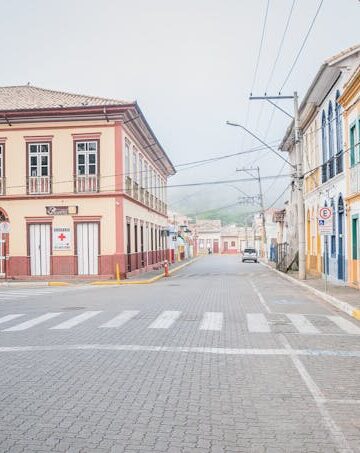 Vila brasileira parece cidade medieval e fica no interior paulista com apenas 10.000 habitantes