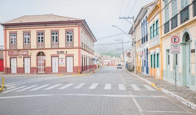 Vila brasileira parece cidade medieval e fica no interior paulista com apenas 10.000 habitantes