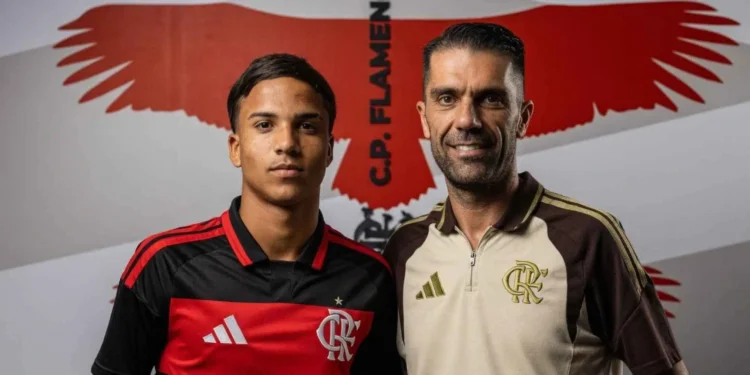 Flamengo anuncia contratação de craque do interior paulista