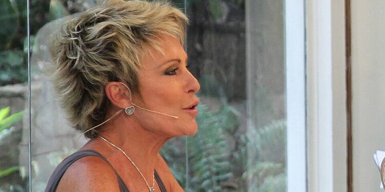 Neto de Ana Maria Braga aparece em foto rara e toma conta das redes sociais