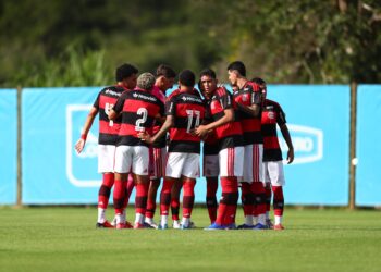Perda de pontos derruba o Flamengo para 10° colocação no Campeonato Brasileiro