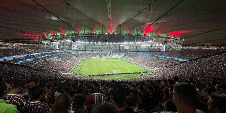 Fluminense surpreende e anuncia demissão no clube