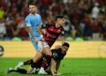 Bilionários da Arábia entram em cena para contratar craque do Flamengo