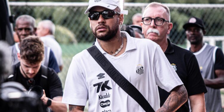 Neymar comunica o Santos e vai defender outras cores nos Estados Unidos