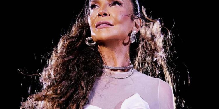 Mansão gigante de Ivete Sangalo parece um resort de luxo: veja onde fica