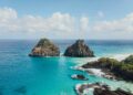 Caribe do Brasil reúne águas azuis, cristalinas e muita gente na praia