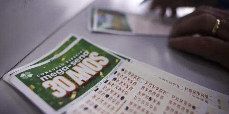 Com bolão entre amigos e apostas certeiras, dono de lotérica ganhou mais de R$ 100 milhões na Mega-Sena