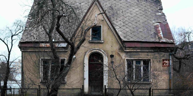 Casa abandonada foi comprada por R$ 400 mil e hoje vale quase R$ 1 milhão