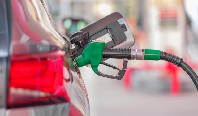 Gasolina baixou e posto está vendendo litro a R$ 5,00