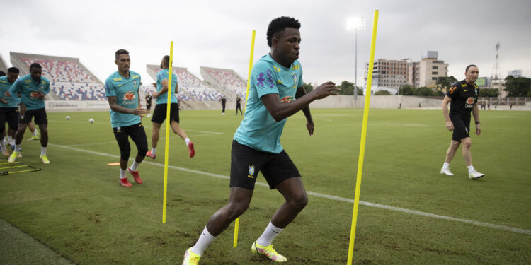 Vinicius Junior foi comunicado e craque está fora da Copa do Mundo